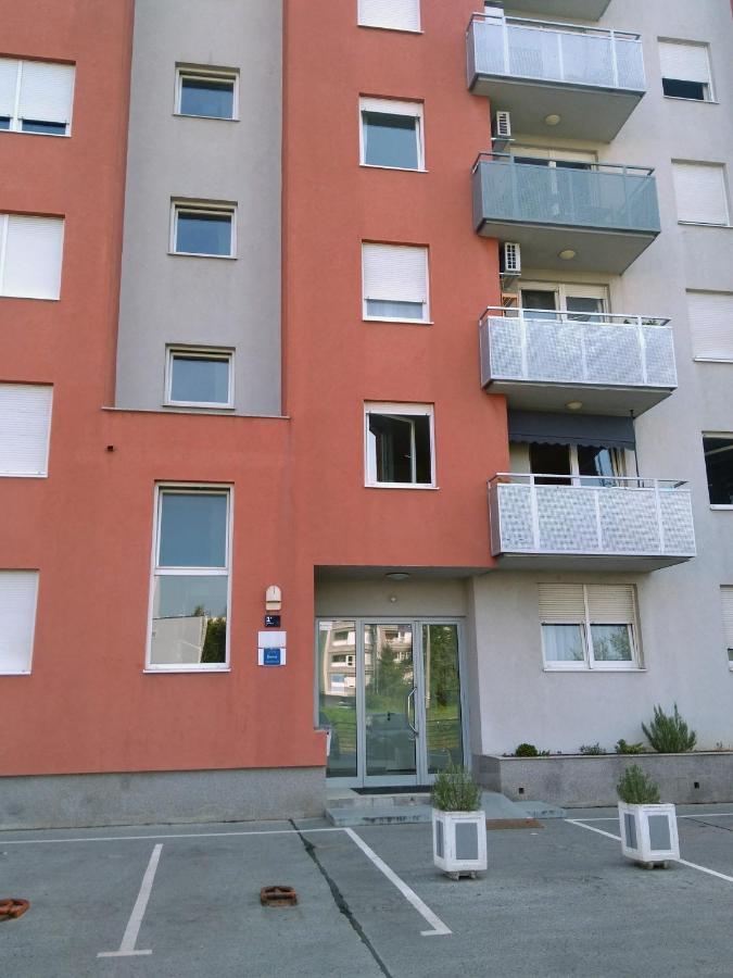 Apartment Nika, Arena Zagreb Exteriör bild